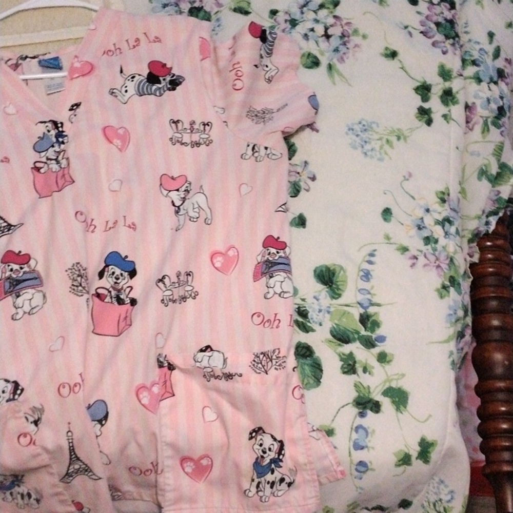 Scrub shirt